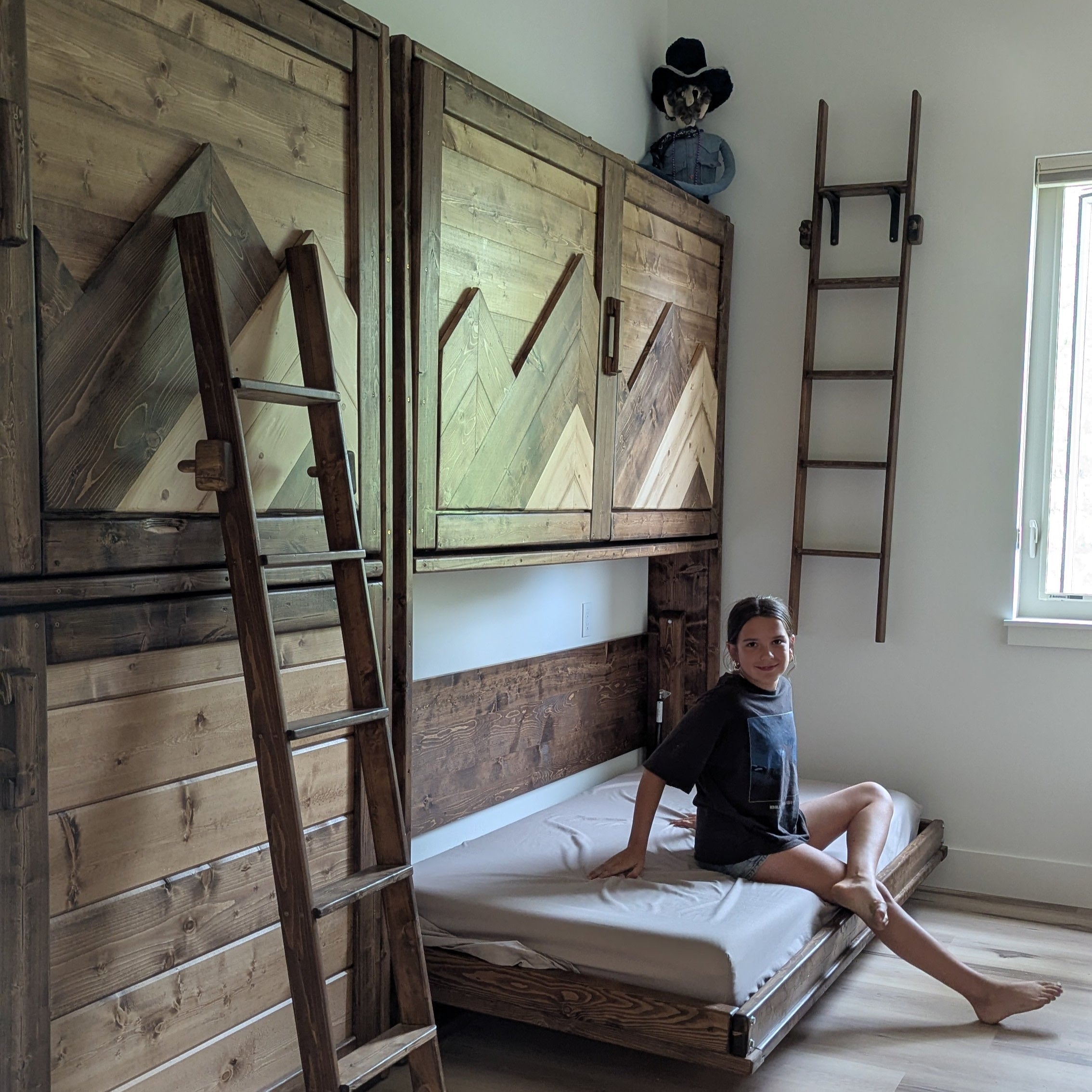 Murphy Bunks - Mountains - Kootenay Murphy Beds