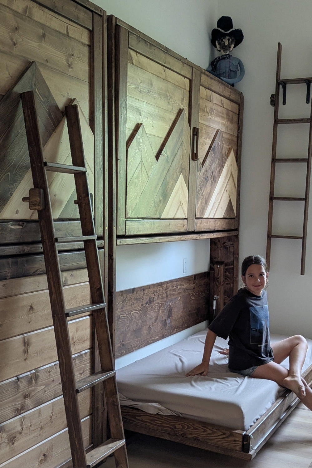 Murphy Bunks - Mountains - Kootenay Murphy Beds