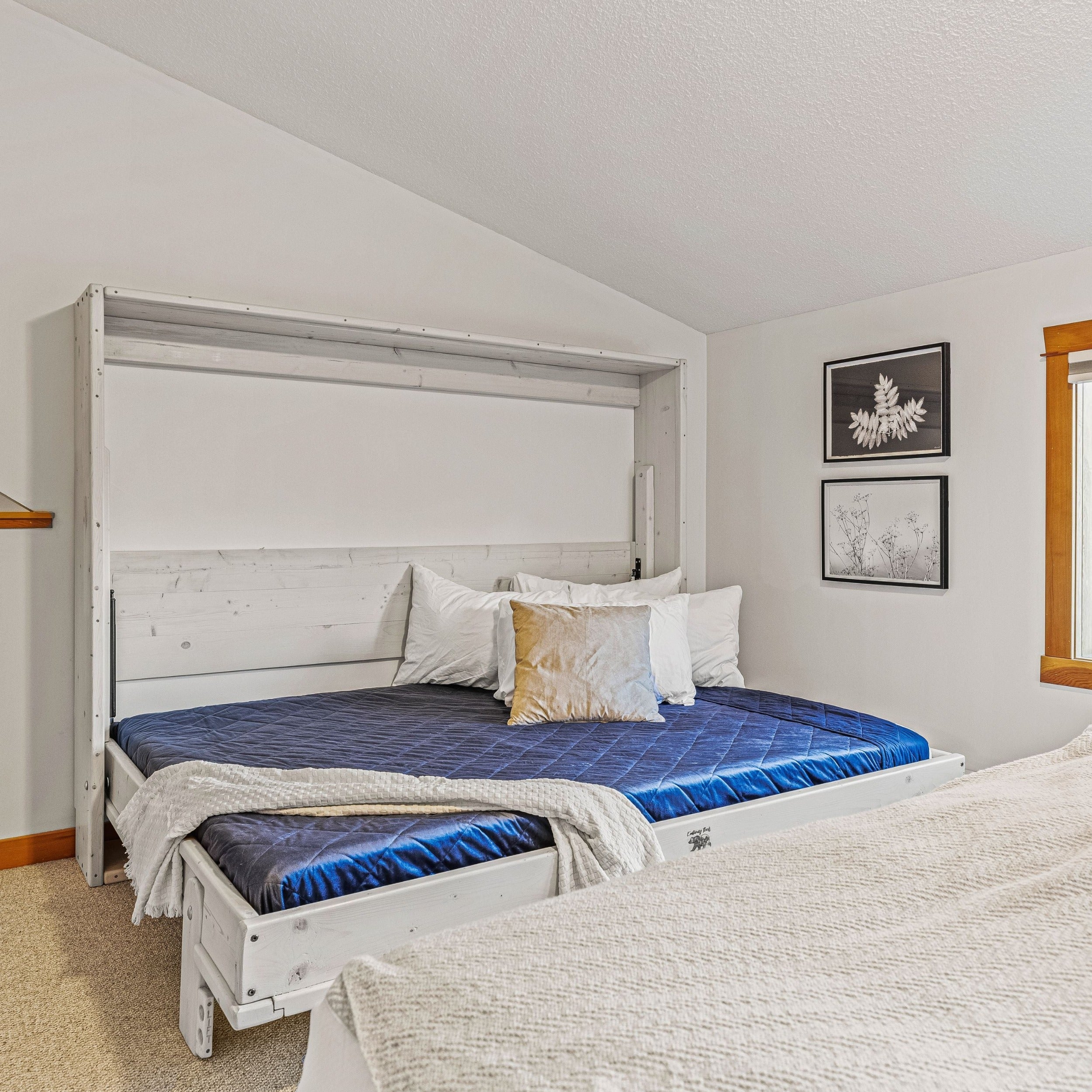 Horizontal Murphy Bed - White - Kootenay Murphy Beds