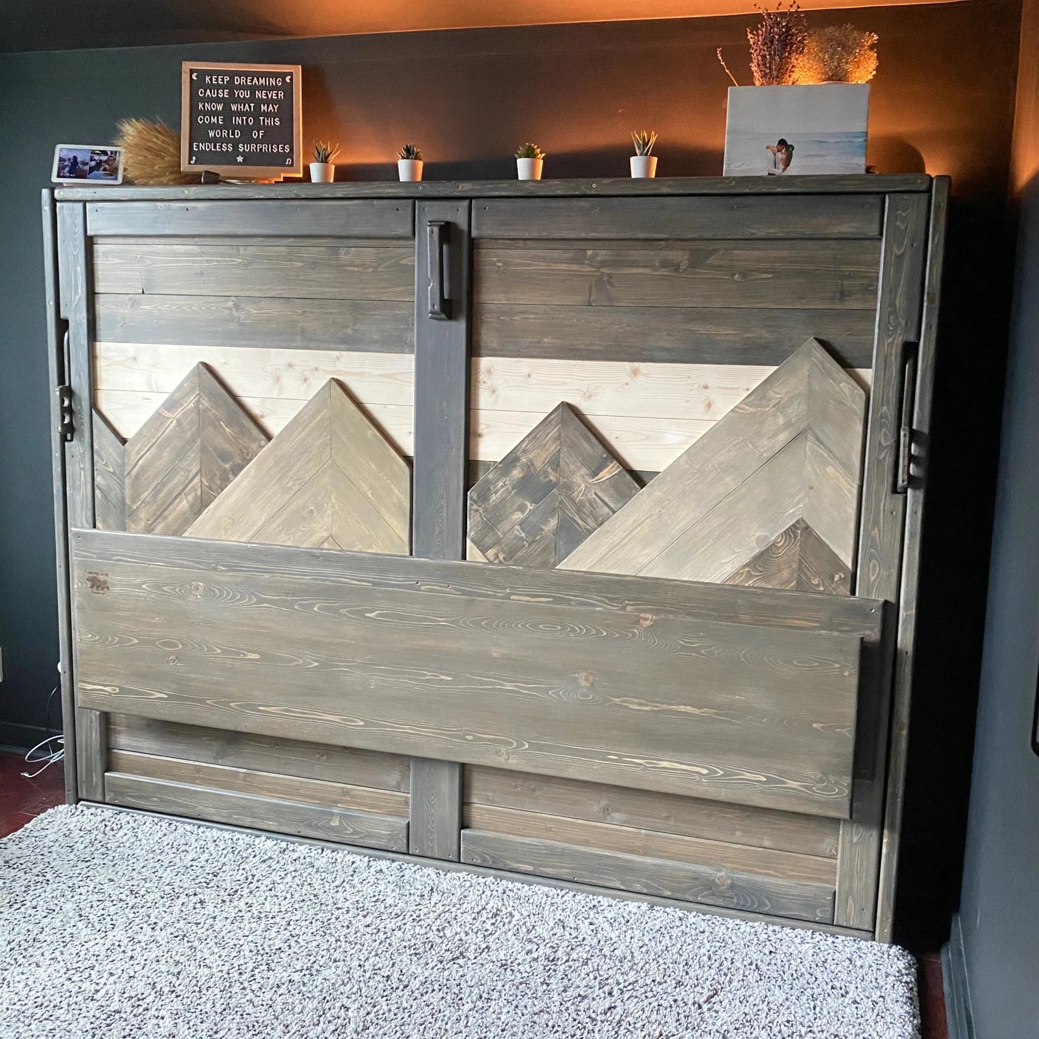 Horizontal Murphy Bed with Desk - Custom Mountain - Kootenay Murphy Beds
