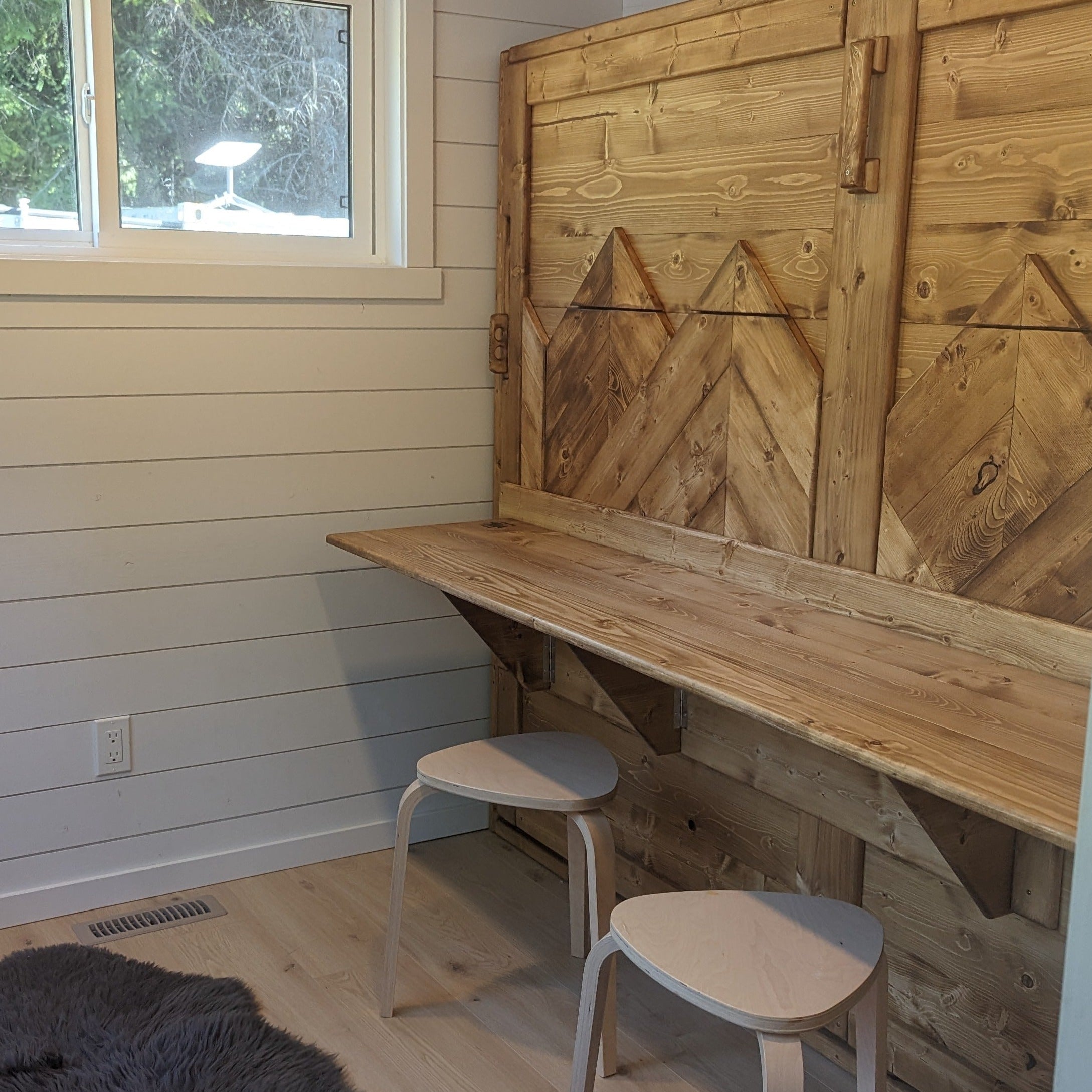 Horizontal Murphy Bed with Desk - Mountain Oak - Kootenay Murphy Beds