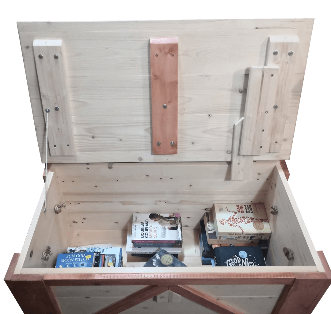 Storage Trunk - Red & White