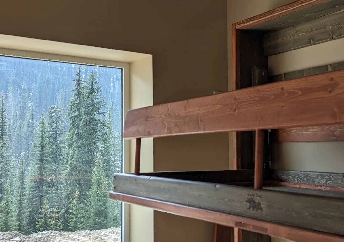Handmade Solid Wood Beds: A Sustainable Choice for Eco-Conscious Homes - Kootenay Murphy Beds