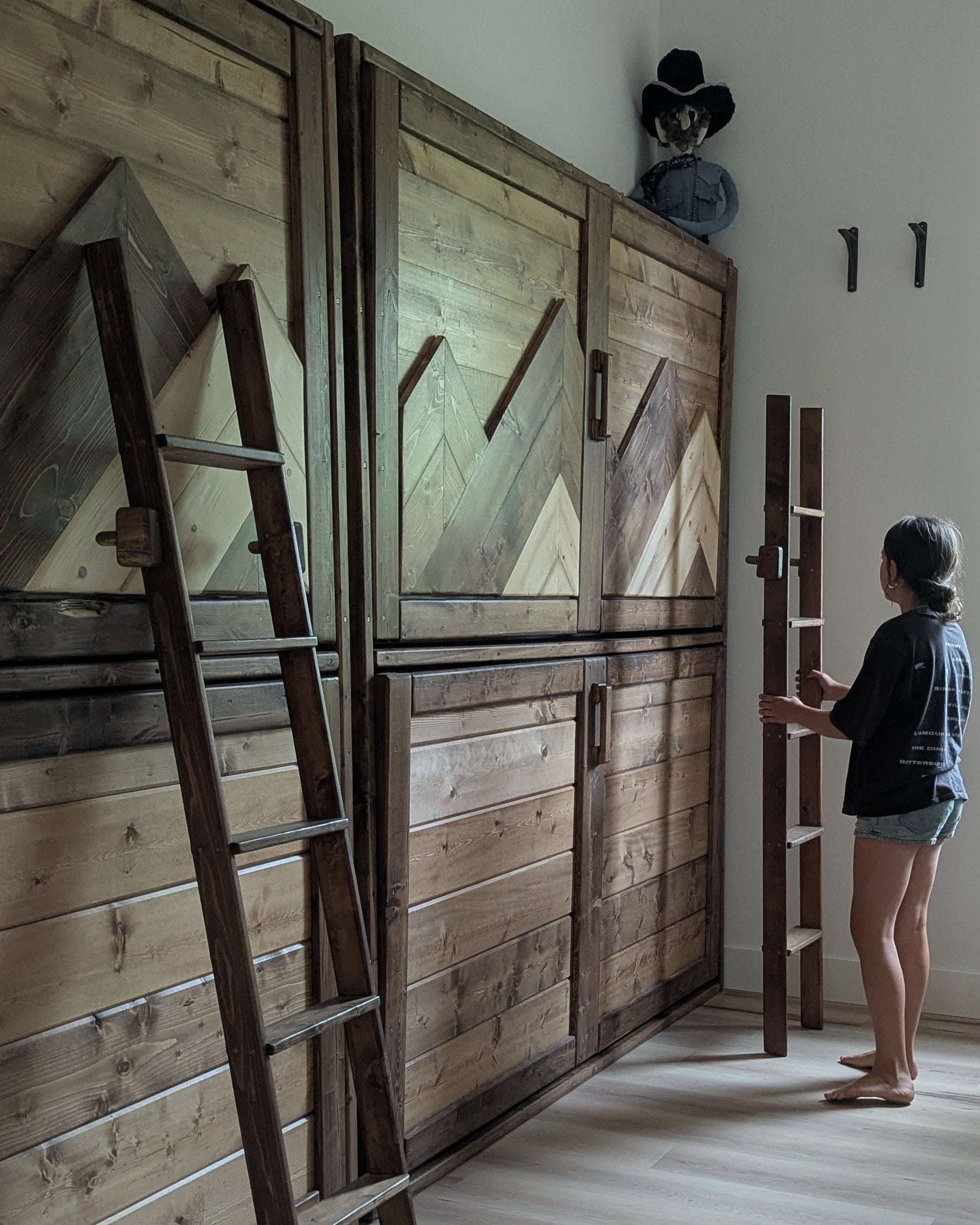 Murphy Bunks - Mountains - Kootenay Murphy Beds