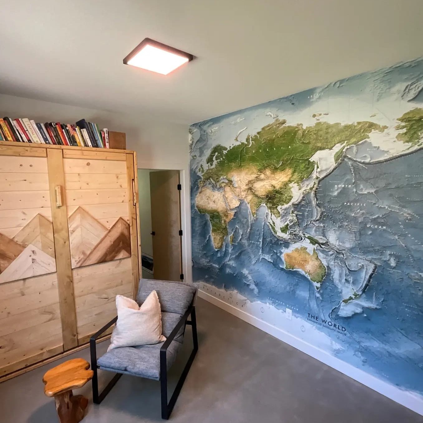 Queen Murphy Bed - Golden Oak & Brown Mountains - Kootenay Murphy Beds