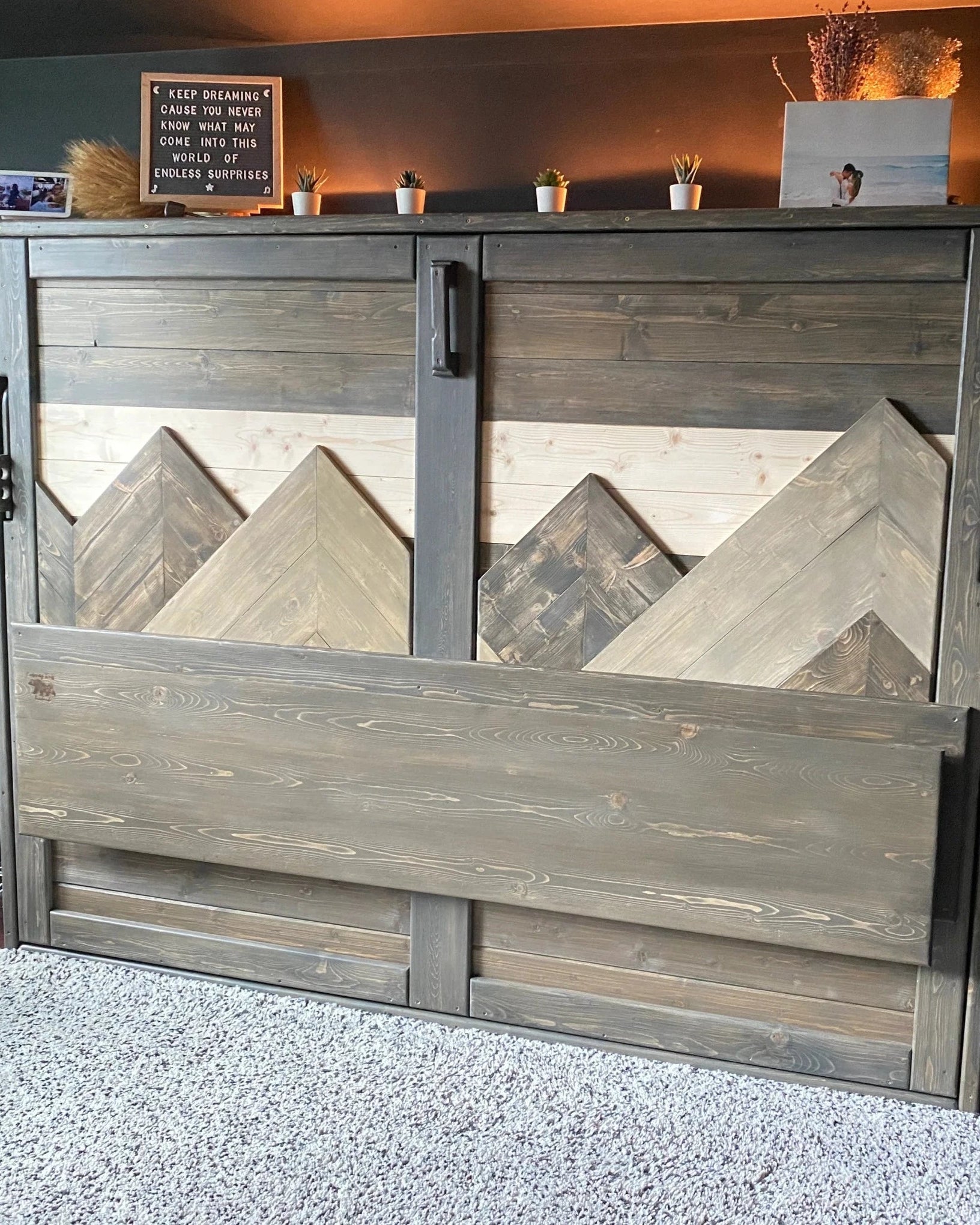 Horizontal Murphy Bed with Desk - Custom Mountain - Kootenay Murphy Beds