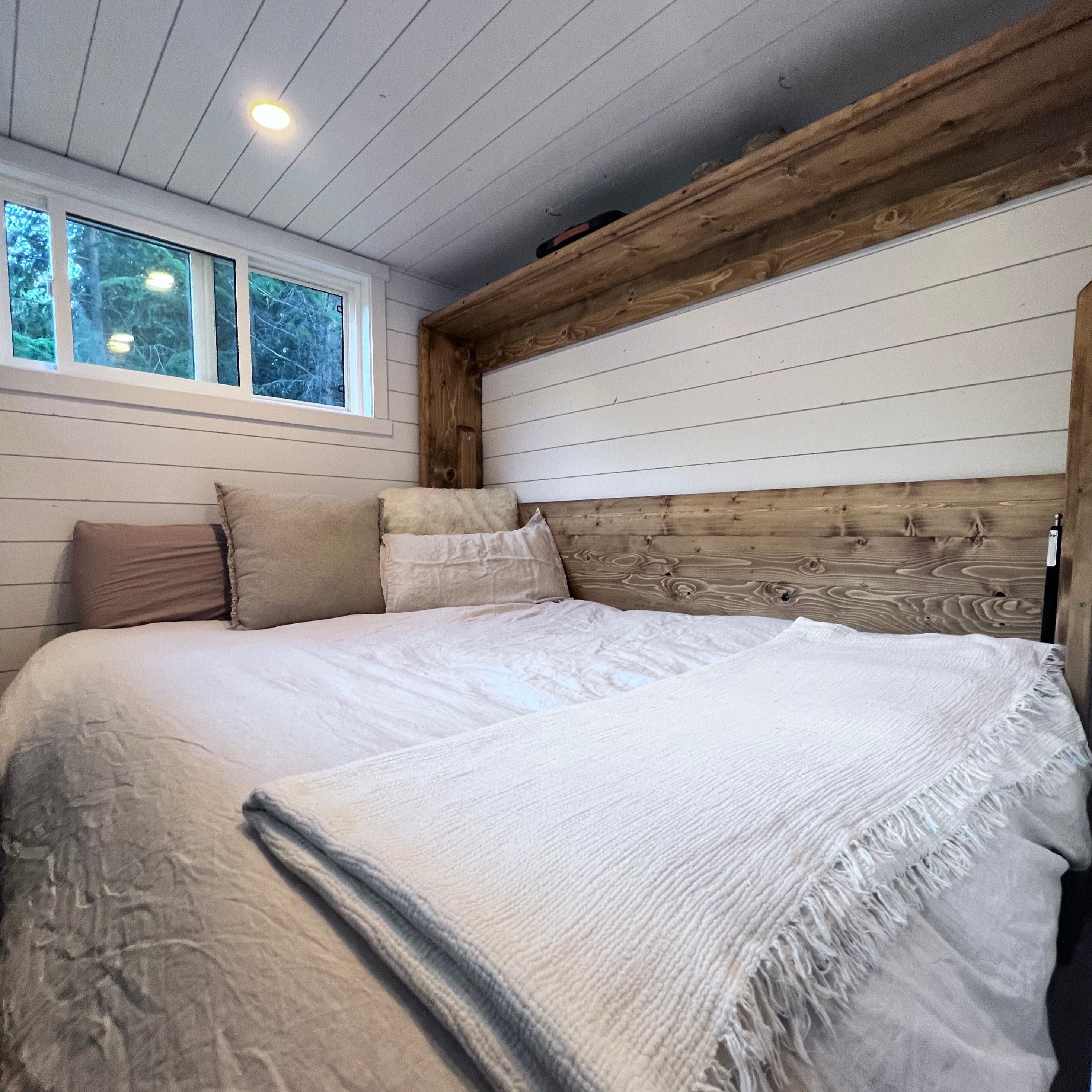 Horizontal Murphy Bed with Desk - Mountain Oak - Kootenay Murphy Beds